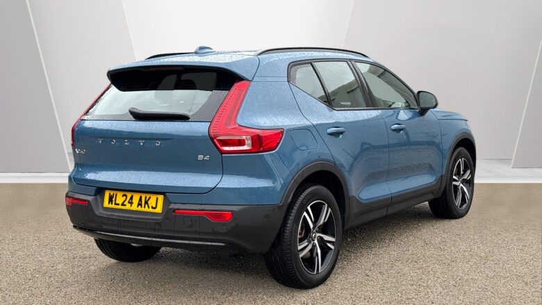 Volvo XC40 2.0 B4P Plus Dark 5dr Auto Petrol Estate